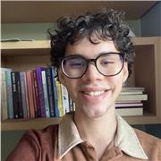Professor de português com experiência no ensino de português para concurso e com correção de redação
